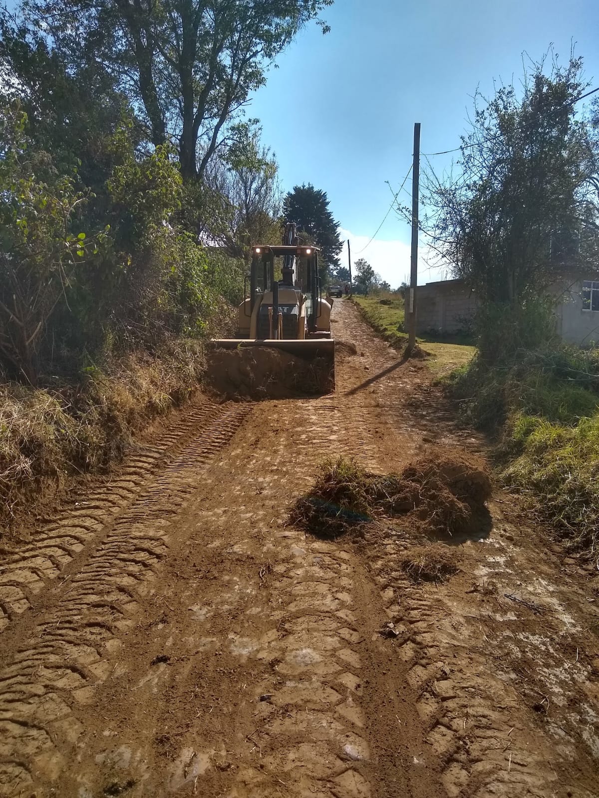 Apertura de camino en zona rural